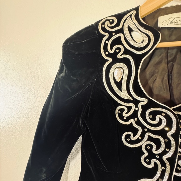 Vintage Farinae Collections Velvet Embroidered & Rhinestone Evening Jacket - Picture 11 of 13